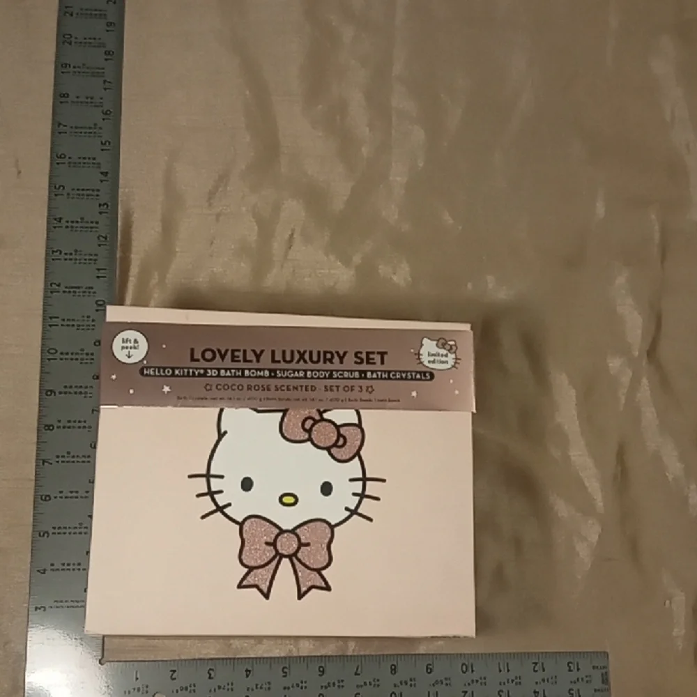 Hello Kitty Luxury Bath Set